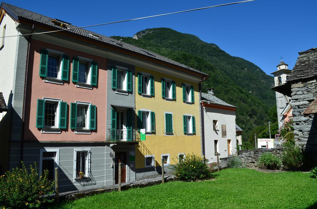 Hotel Garni Maggia Giumaglio Exterior foto